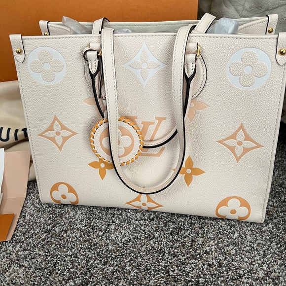 Louis Vuitton On the Go MM “By the Pool” - Picture 2 of 5